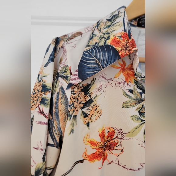 Blouse - Picture 2 of 3